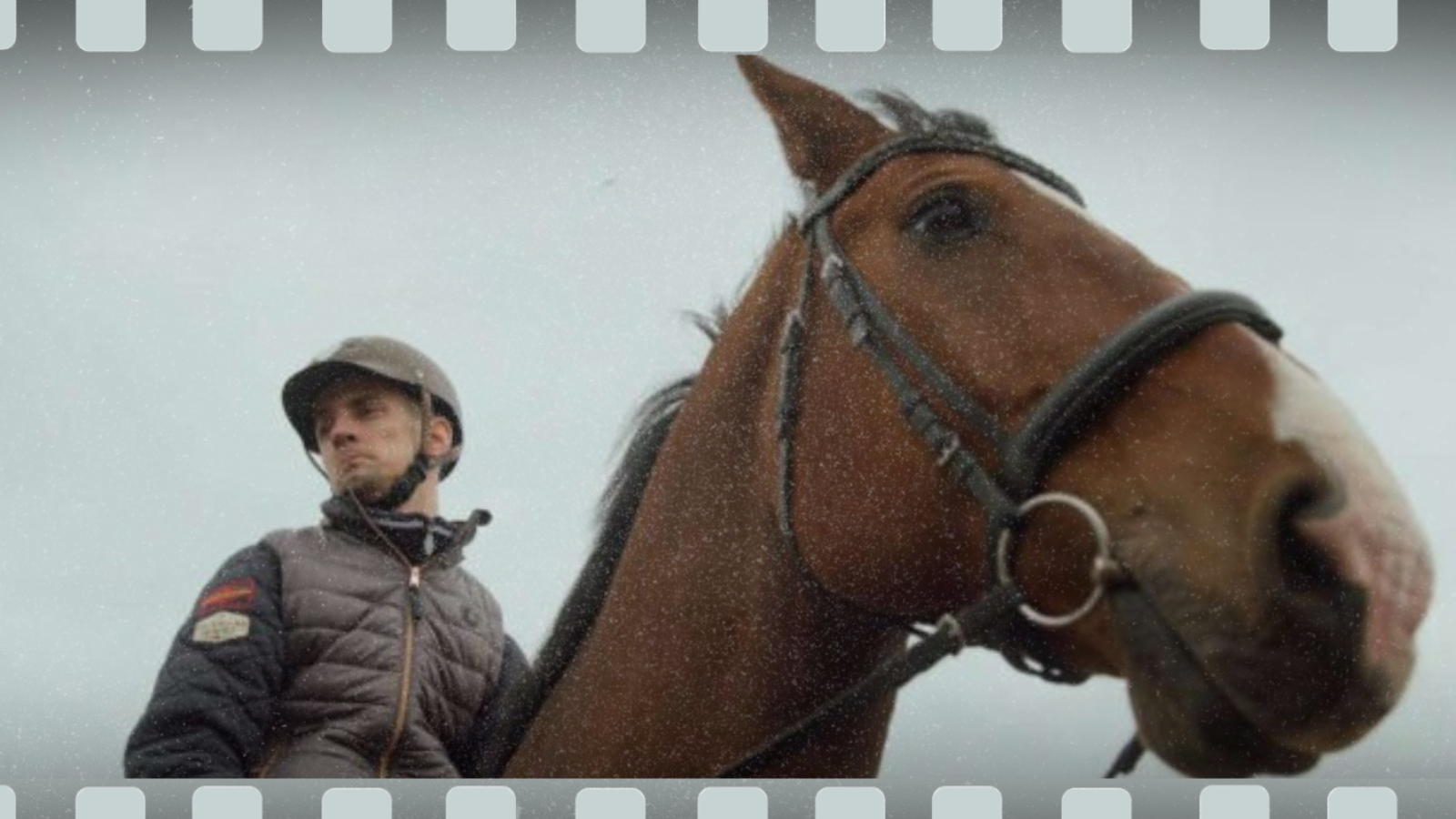 Aicinām noskatīties Ivetas Auniņas dokumentālo filmu “Rihards Snikus. Jātnieka balss”